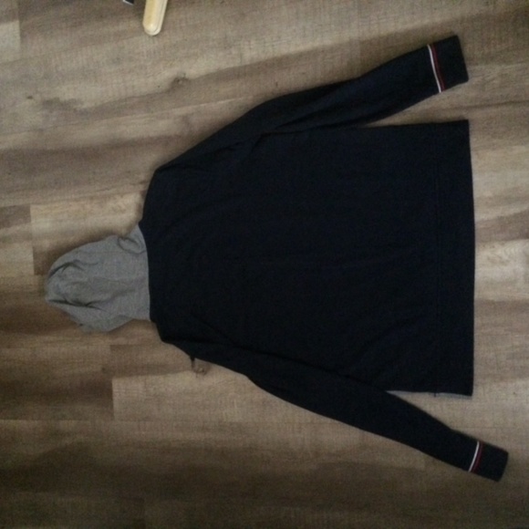 Vintage Fila hoodie - Picture 3 of 3